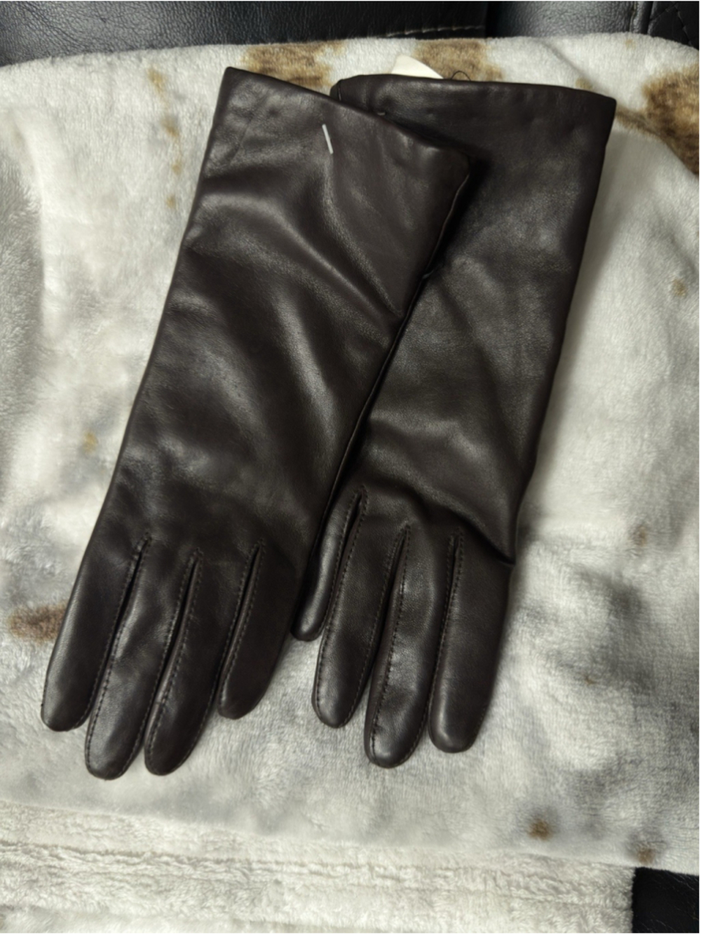 Isotoner Cashmere Lined Leather Gloves, size 7, brown leather - Picture 2 of 2